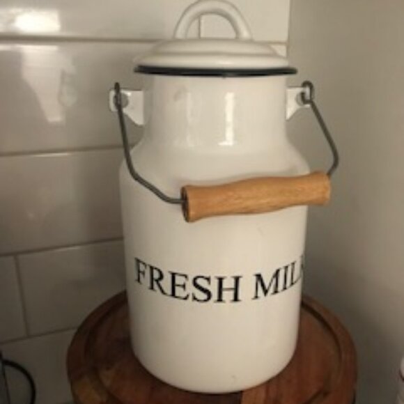 White Emailul Enamelware Milk Pot - Picture 1 of 2